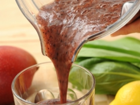 ベリー&マンゴーグリーンスムージー